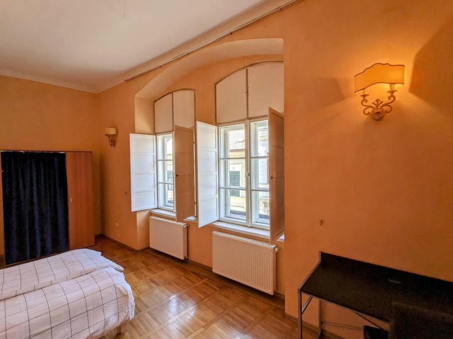 Boheme Central Apartment Temesvár Kültér fotó